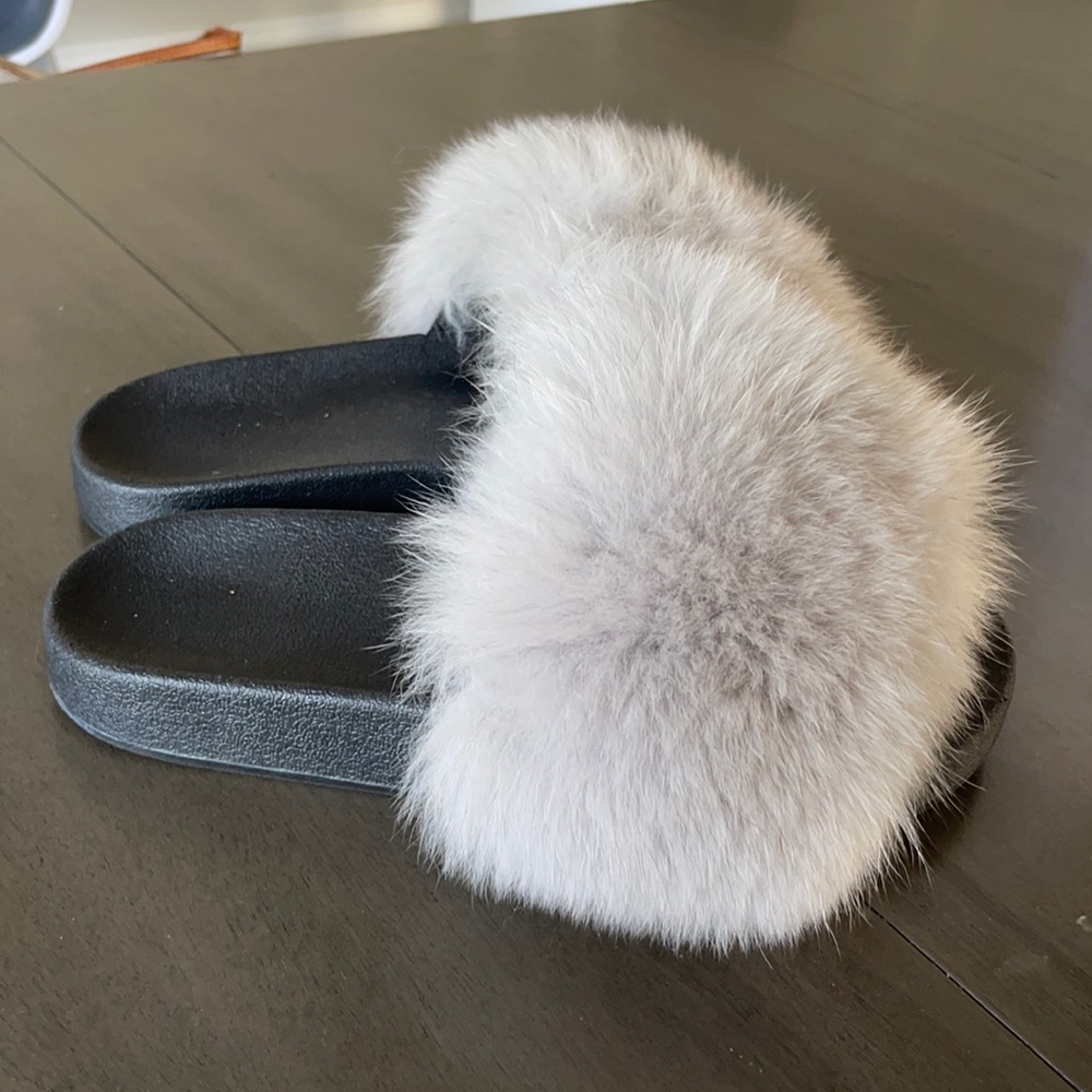Fuzzy Slides size 7.5